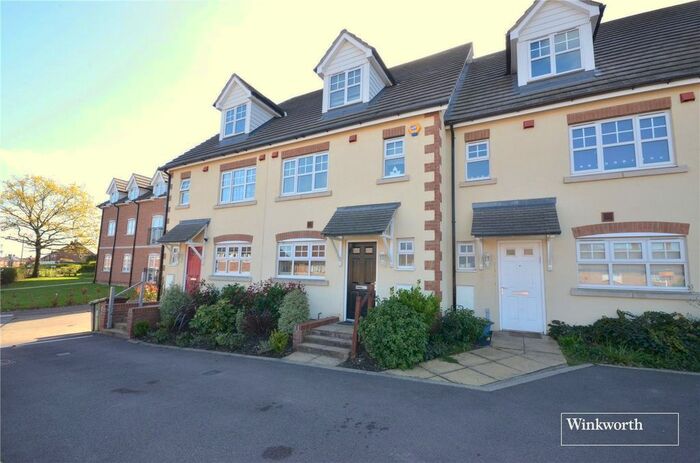 4 Bedroom Terraced House To Rent In Sandringham Close, Borehamwood, Hertfordshire WD6
