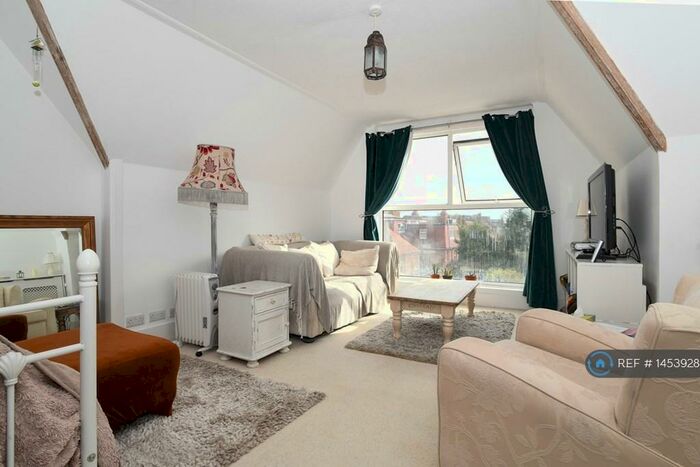 2 Bedroom Flat To Rent In New Church Road, Hove, BN3