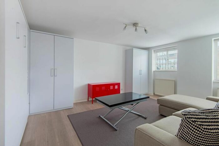 1 Bedroom Flat To Rent In Sussex Gardens, Hyde Park, W2