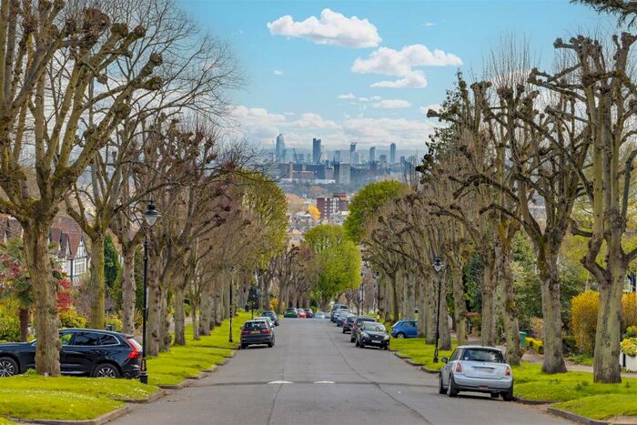 4 Bedroom Detached House To Rent In Hillway, London, N6