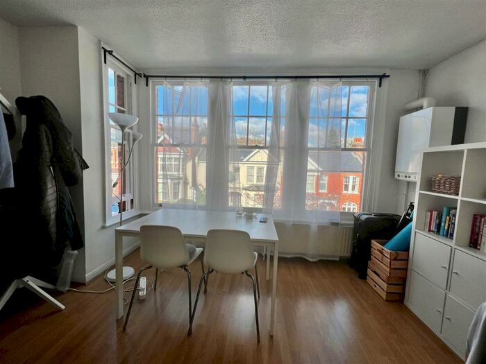 1 Bedroom Flat To Rent In Woodland Rise, London, N10