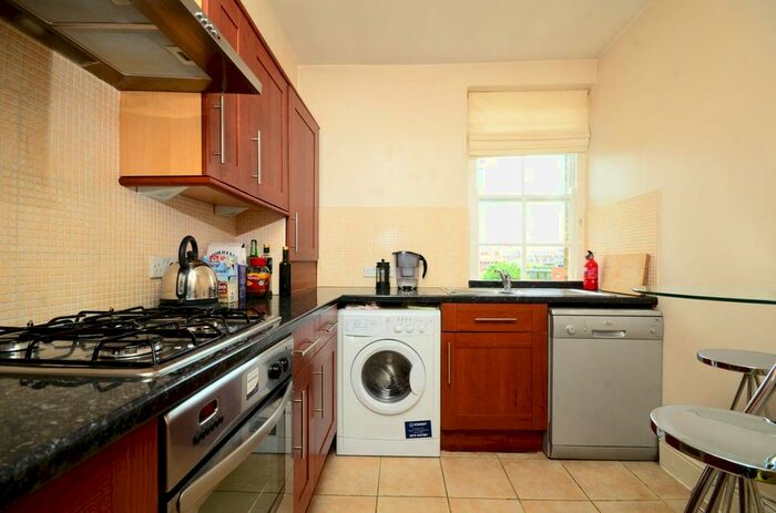 2 Bedroom Flat To Rent In Regency Street, Westminster, London, SW1P