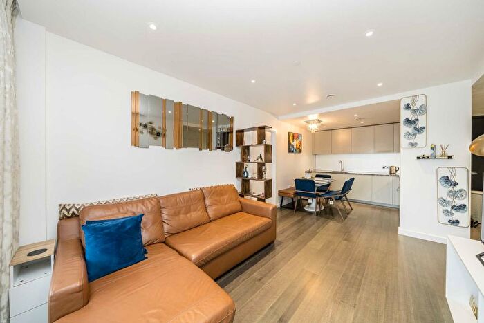 2 Bedroom Flat To Rent In Cutter Lane, North Greenwich, SE10