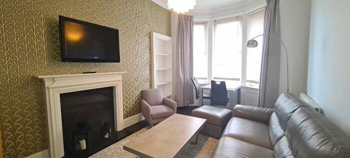 1 Bedroom Flat To Rent In Bolton Drive, Mount Florida, Glasgow, G42