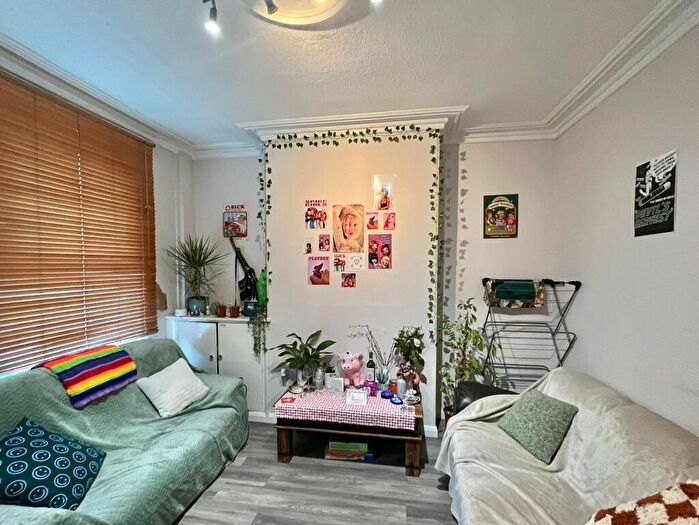 4 Bedroom Terraced House To Rent In Palin Street: Bed, Bath Student House, NG7