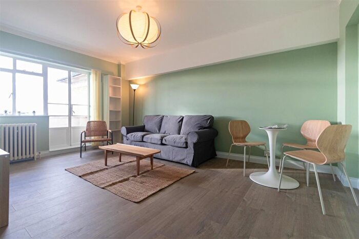 1 Bedroom Flat To Rent In Harrow Lodge, St John's Wood, NW8