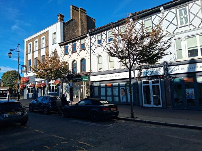 1 Bedroom Flat For Sale In George Lane, London, E18