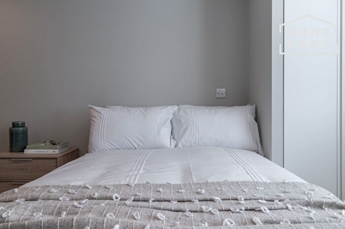 Studio To Rent In Croxley Road, Queens Park, W9