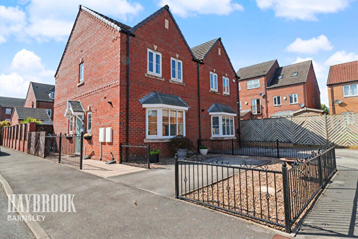 3 Bedroom Semi-Detached House For Sale In Kilncroft, Wombwell, S73