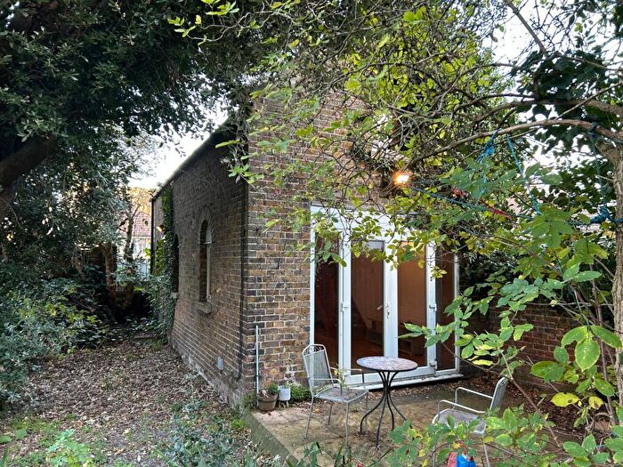 1 Bedroom Detached House To Rent In Crescent Road, Ramsgate, Kent, CT11