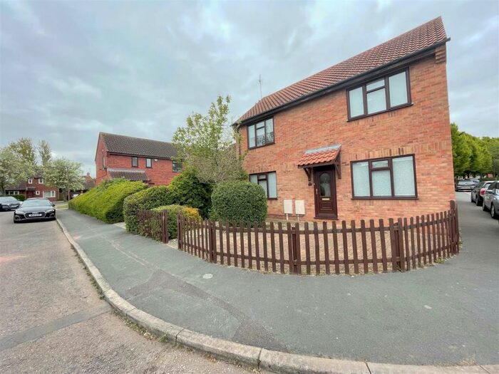 3 Bedroom Detached House To Rent In Maulden Gardens, Giffard Park, Milton Keynes, MK14