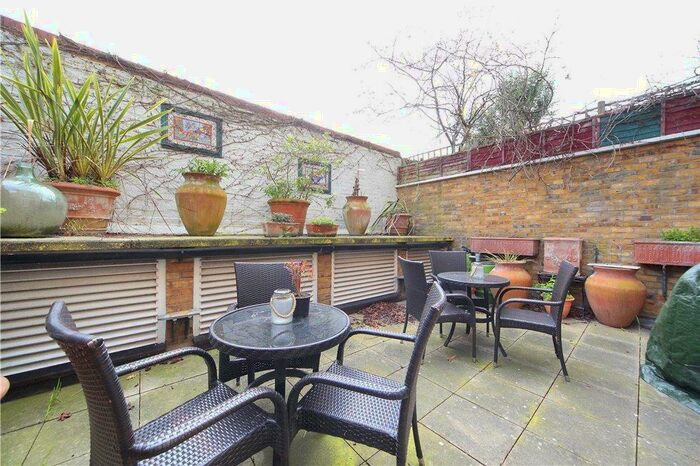 1 Bedroom Flat To Rent In Hillgate Place, Clapham South, London, SW12