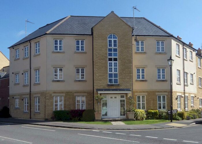 2 Bedroom Apartment To Rent In Woodford Way, Witney, Oxfordshire, OX28