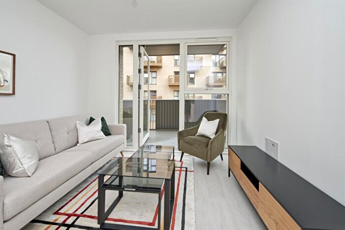 1 Bedroom Apartment To Rent In Wryneck Apartments, Hendon Waterside, NW9
