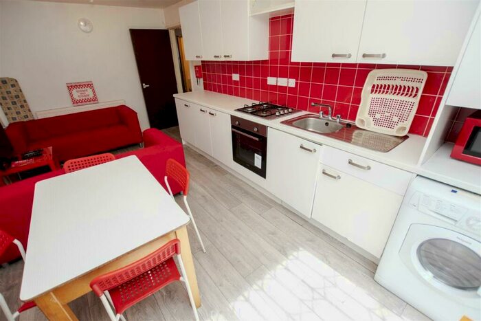4 Bedroom House To Rent In Keneggy Mews, Birmingham, B29