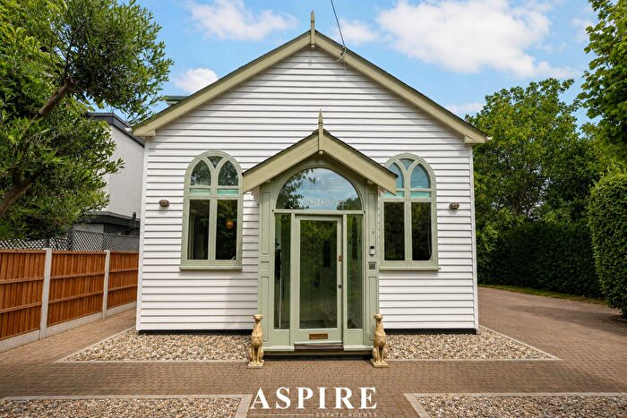 4 Bedroom Detached House For Sale In Daws Heath Road, Benfleet, SS7