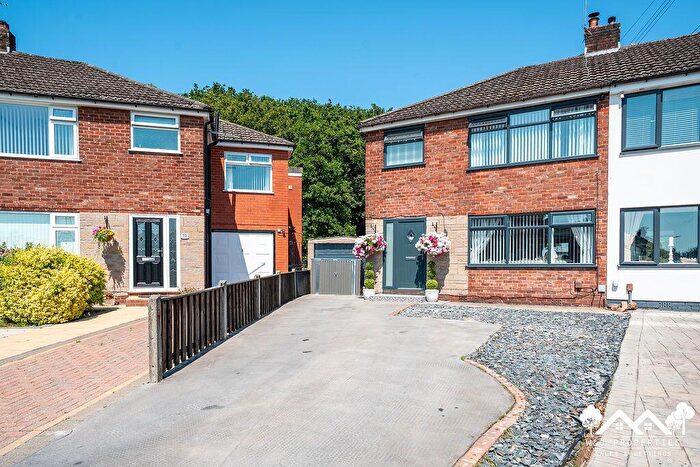 3 Bedroom Semi Detached House For Sale In Mooreway, Rainhill, Prescot, L35