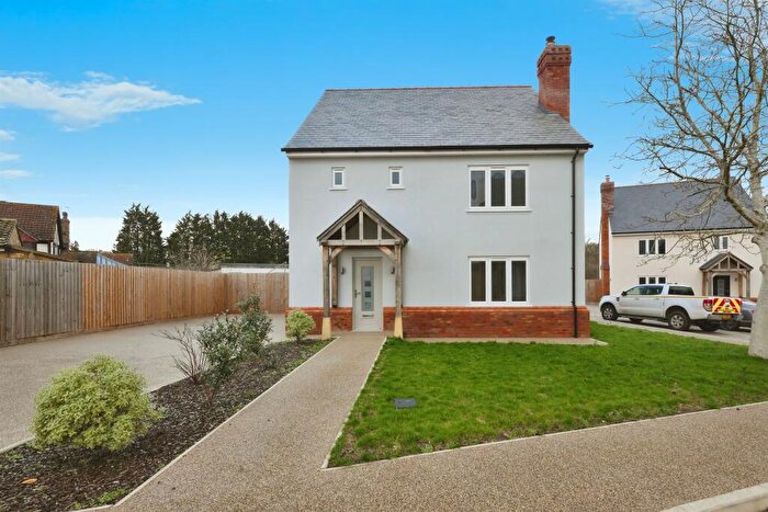 4 Bedroom Detached House For Sale In Walnut Tree Close, Nazeing, Waltham Abbey, EN9