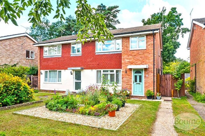 3 Bedroom Semi-Detached House For Sale In Sandy Close, Petersfield, Hampshire, GU31