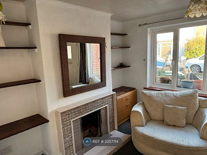 3 Bedroom Semi-Detached House To Rent In Ivy Road, Southampton, SO17