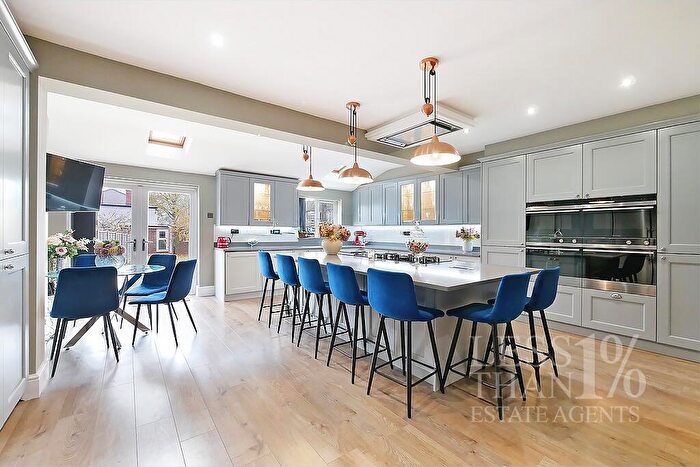 4 Bedroom Semi Detached House For Sale In Weedon Road -, NN5