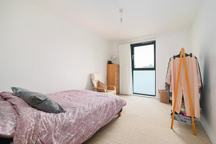 1 Bedroom Flat For Sale In Watermill Lane, London, N18