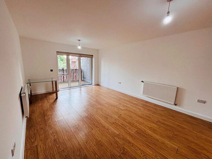 2 Bedroom Apartment To Rent In Telford Road, London, N11