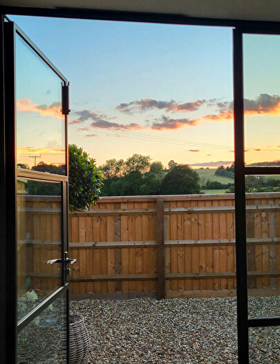 2 Bedroom Link Detached House For Sale In Honington Shipston-on-Stour, Warwickshire, CV36