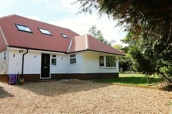 5 Bedroom Detached House To Rent In Oakley Road, Caversham, Reading, RG4