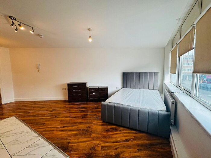1 Bedroom Studio To Rent In Cranbrook Road, Ilford, IG1
