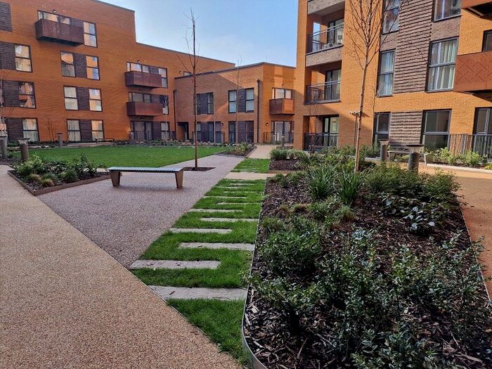 2 Bedroom Flat To Rent In East Acton Lane, London, Greater London, W3