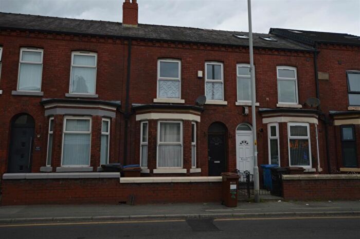 3 Bedroom House To Rent In Gorton Road, Stockport, SK5