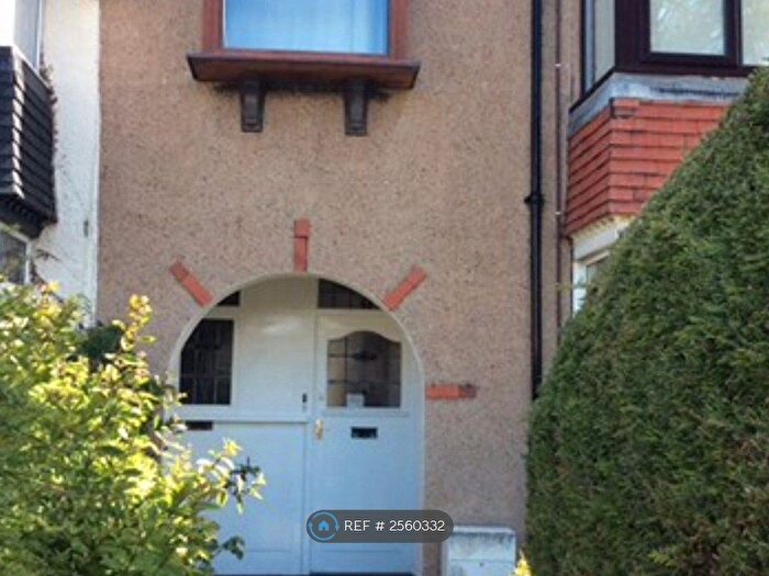 2 Bedroom Flat To Rent In Penrhyn Avenue, Rhos On Sea, Colwyn Bay, LL28