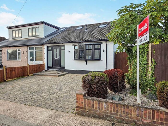 4 Bedroom Bungalow For Sale In Tyrone Close, Billericay, CM11