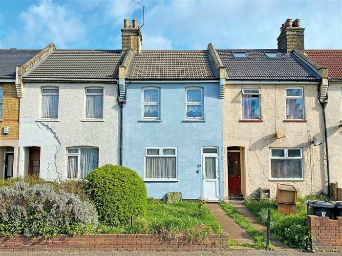 2 Bedroom Terraced House For Sale In New Road, Rainham, RM13