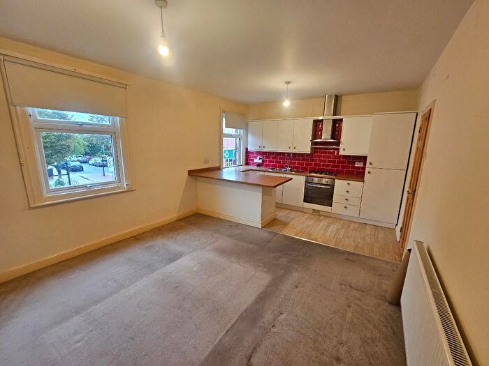 2 Bedroom Flat To Rent In Station Road, Desborough, Northants, NN14