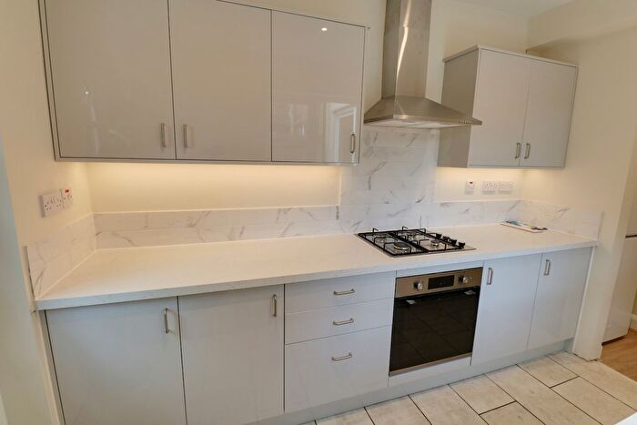 4 Bedroom Semi-detached House To Rent In Princes Avenue, London, W3