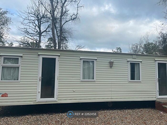 3 Bedroom Bungalow To Rent In Stonehill Road, Chertsey, KT16