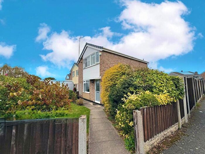 3 Bedroom Detached House For Sale In Hampton Close, Neston, Cheshire, CH64