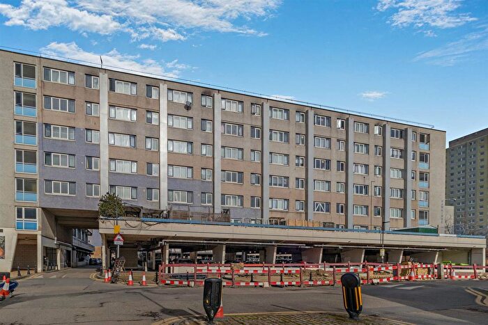 3 Bedroom Flat For Sale In Gloucester Road, London, N17