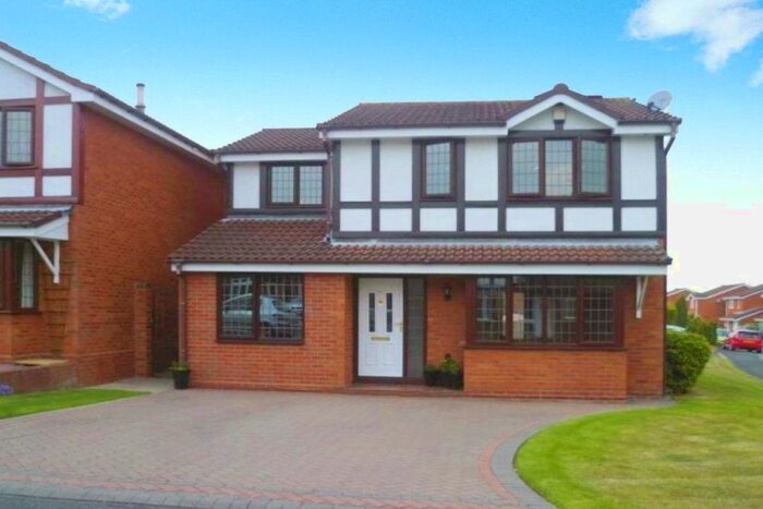 4 Bedroom Detached House To Rent In Richmond Drive, Perton, Wolverhampton, WV6