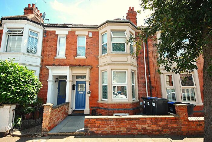 3 Bedroom Terraced House For Sale In Clarence Avenue, Northampton, NN2