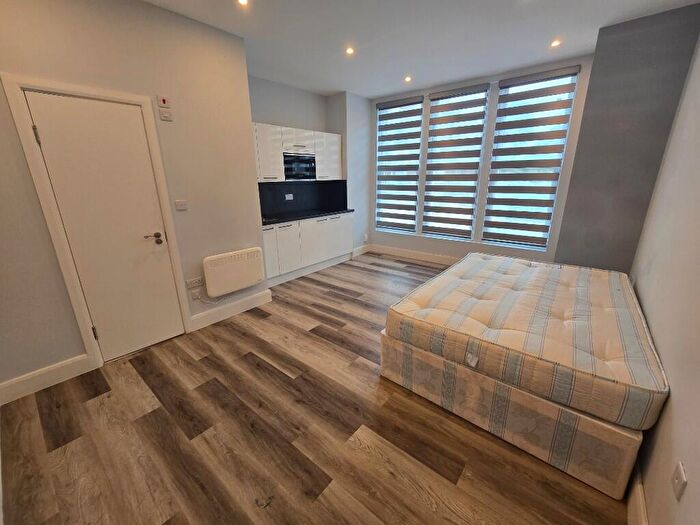 Studio To Rent In Alexandra Grove, London, N4