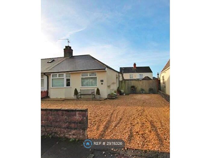 2 Bedroom Bungalow To Rent In Greenfield Avenue, Cardiff, CF14