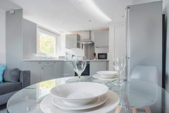 2 Bedroom Flat To Rent In Mapperley Road, Mapperley Park, Nottingham, NG3