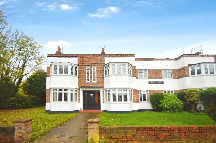 2 Bedroom Apartment To Rent In Grove Court, Grove Road, Upminster, Essex, RM14