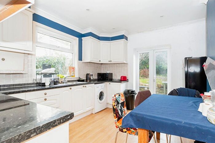 2 Bedroom Flat For Sale In Clifton Street, Plymouth, PL4