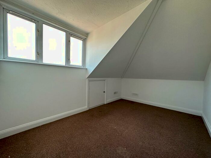 1 Bedroom Apartment To Rent In Landguard Road, Shirley, SO15