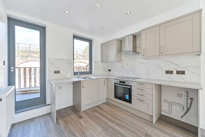 2 Bedroom Flat For Sale In Coldharbour Lane, Brixton, London, SW9