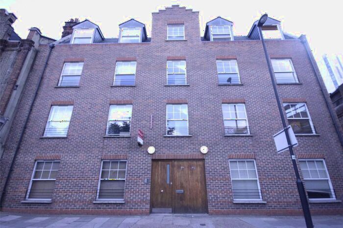 Apartment To Rent In Black Prince Road, London, SE11